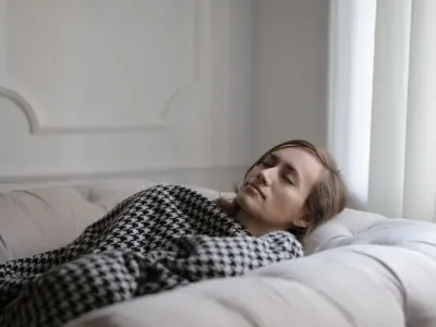 마사지 받는 동안 말을 해도 될까요 — 조용한…